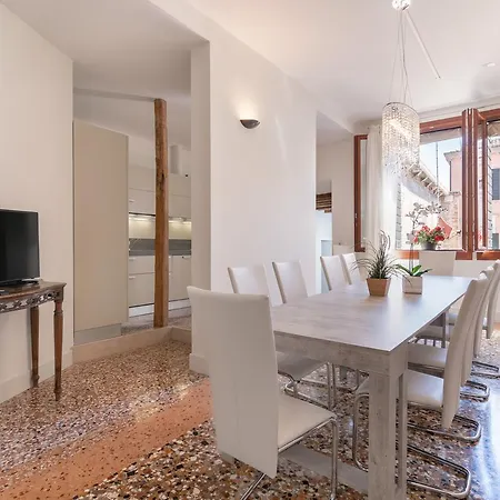 Design Venice Apartment
