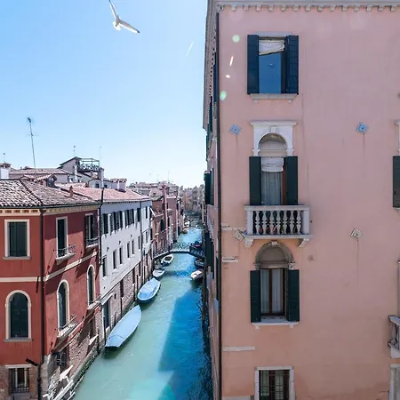 Design Venice Apartment *